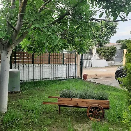 Tota's Family House, 4 Min Walk To The * Levendokhórion