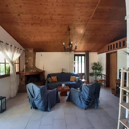 Tota's Family House