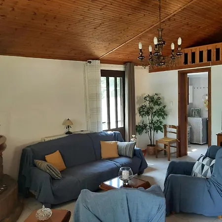 Tota's Family House