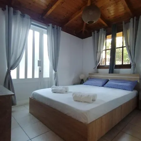 Tota's Family House