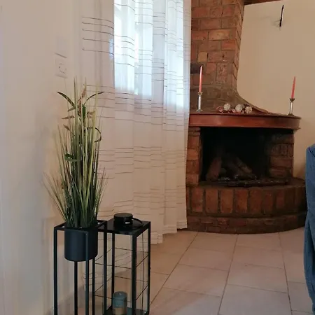 Tota's Family House