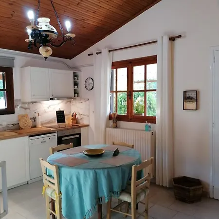 Tota's Family House, 4 Min Walk To The * Levendokhórion