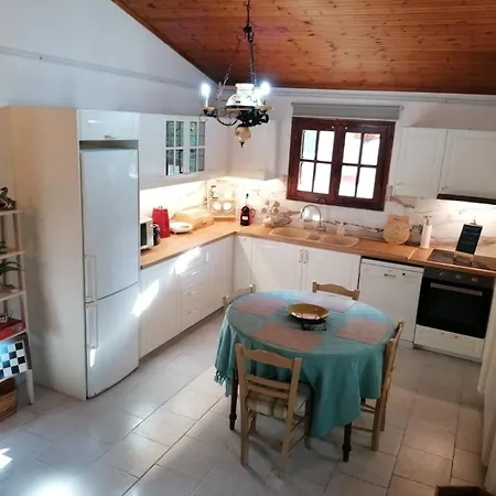 Feriehus Tota's Family House, 4 Min Walk To The