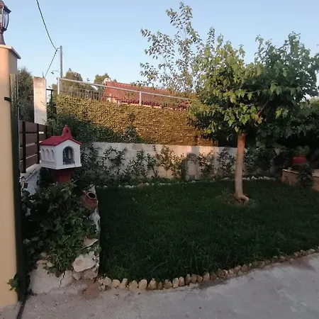 Tota's Family House, 4 Min Walk To The * Levendokhórion
